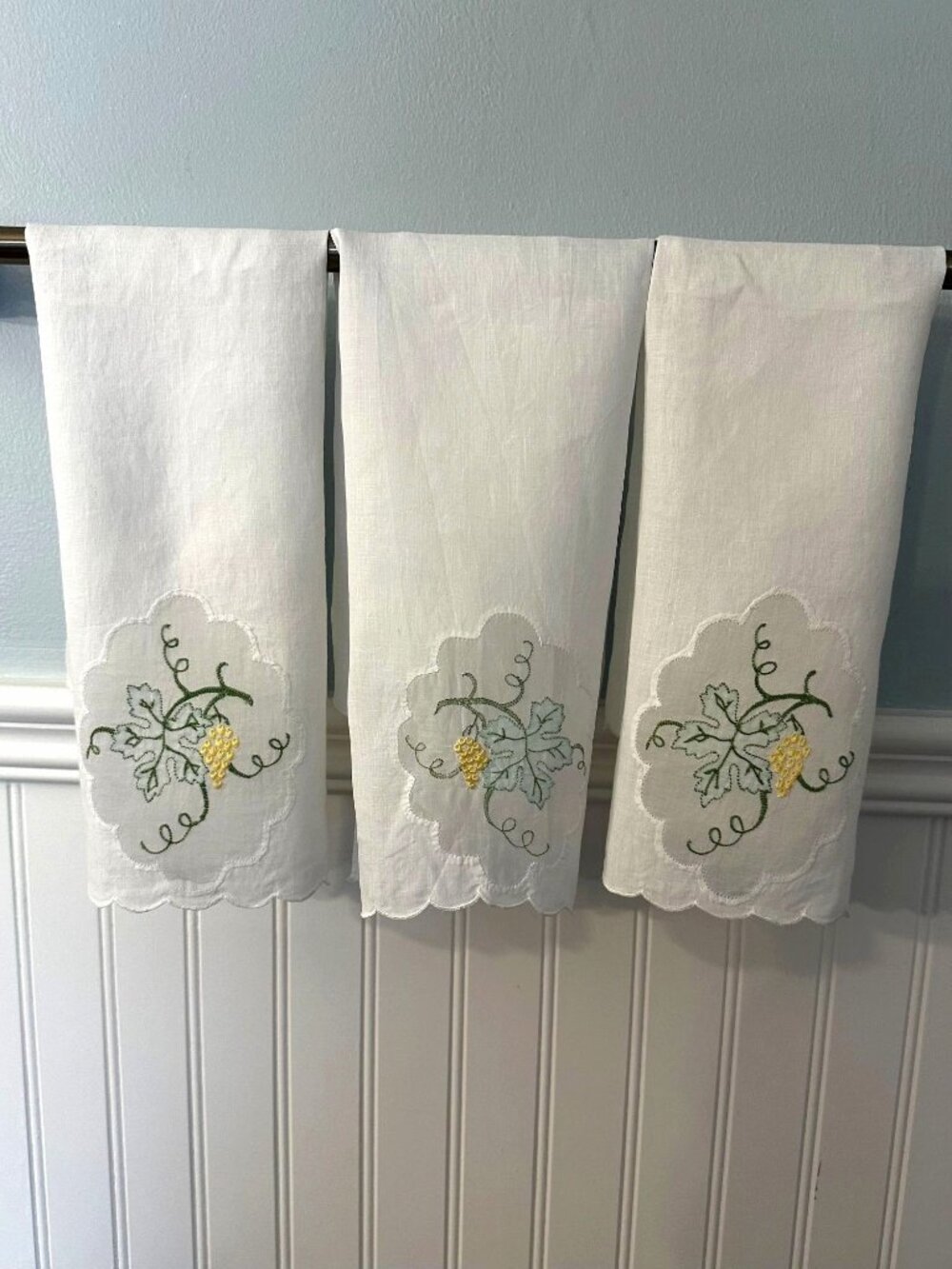 VTG Madeira Linen Guest Towels Sheer Panel Grape Embroidery Scalloped Handmade